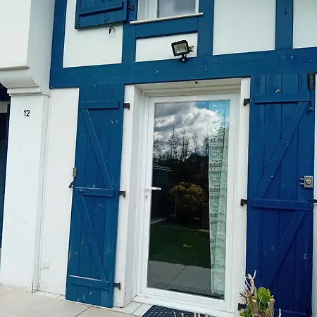 Maison Mitoyenne Avec Jardin, Piscine Et Tennis Entre Corniche Et Plage A - Fr-1-239-1034
