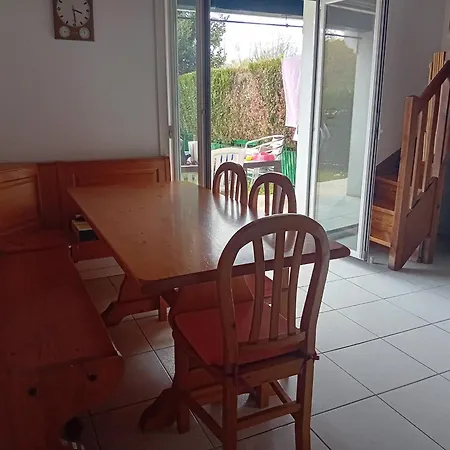 Maison Mitoyenne Avec Jardin, Piscine Et Tennis Entre Corniche Et Plage A - Fr-1-239-1034