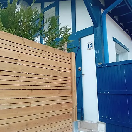 Maison Mitoyenne Avec Jardin, Piscine Et Tennis Entre Corniche Et Plage A - Fr-1-239-1034 Hendaye