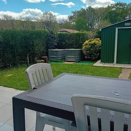 Maison Mitoyenne Avec Jardin, Piscine Et Tennis Entre Corniche Et Plage A - Fr-1-239-1034 בית נופש